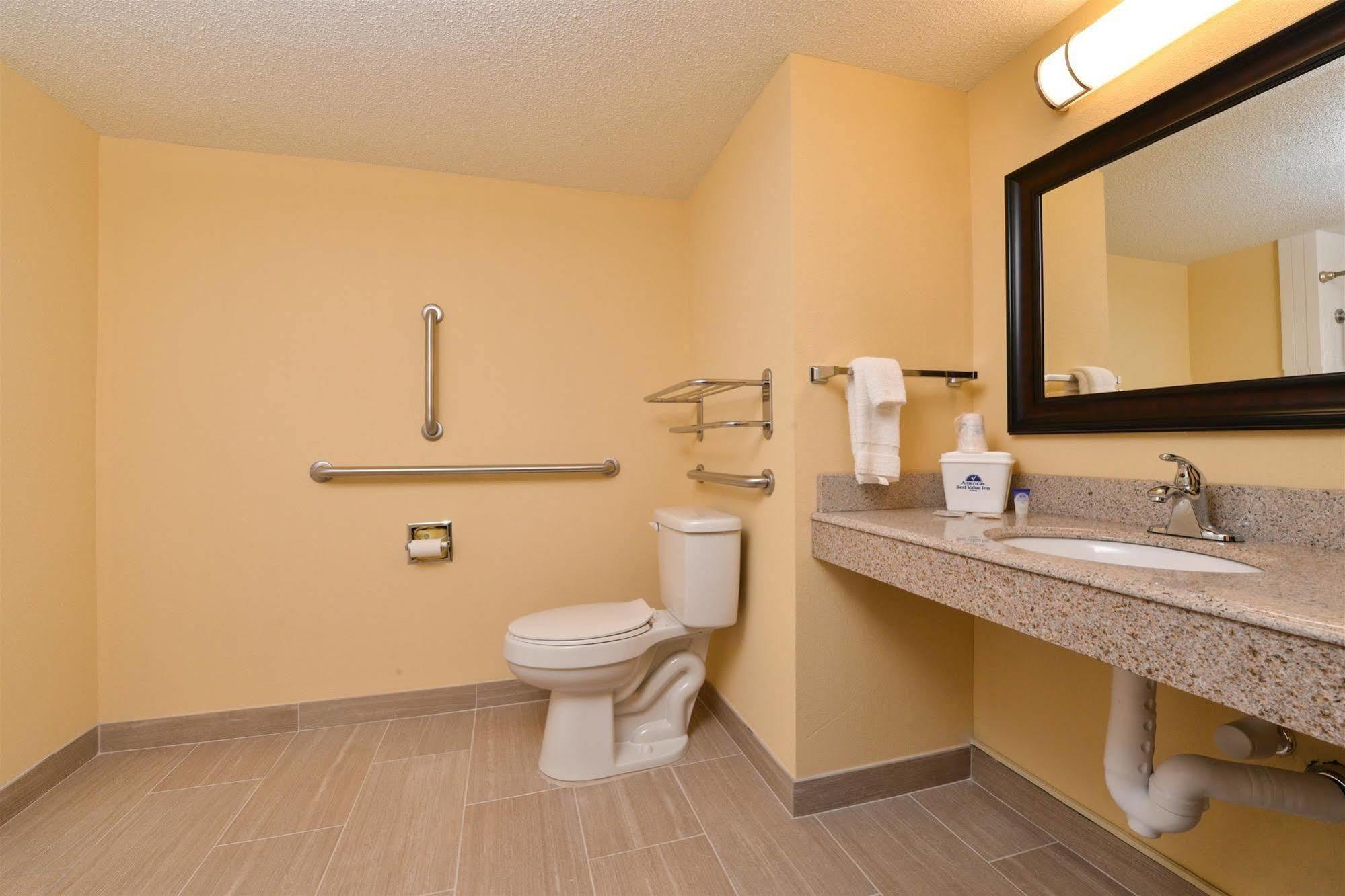 Americas Best Value Inn Tupelo Barnes Crossing Extérieur photo