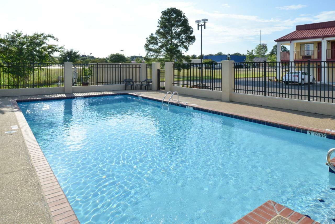Americas Best Value Inn Tupelo Barnes Crossing Extérieur photo